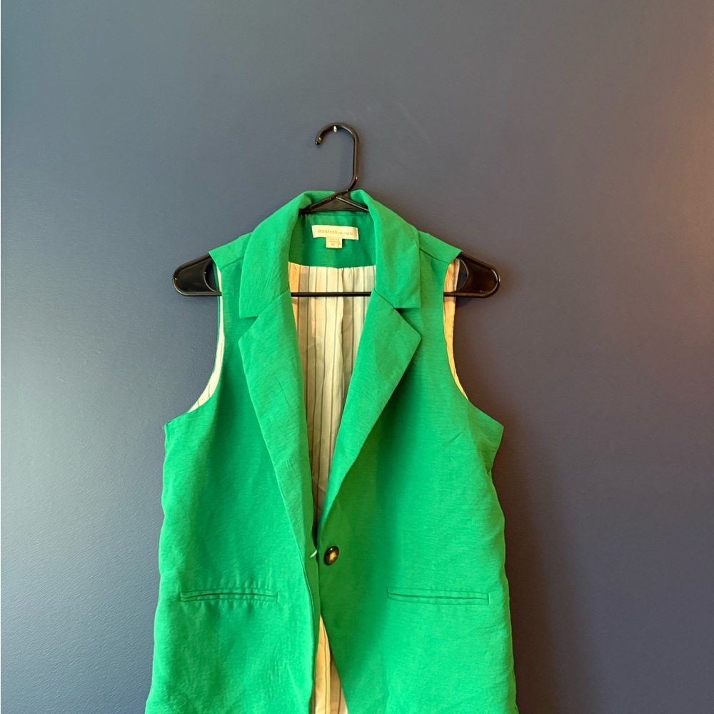 Monteau Green Sleeveless Vest